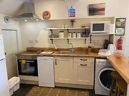 Hazelbrook Self Catering - Maximum 6 Persons