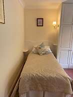 Hazelbrook Self Catering - Maximum 6 Persons