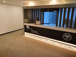 Owl Hotel