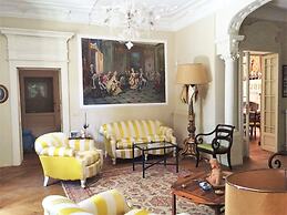 Villa Lucia Laglio with private lake access