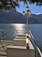 Villa Lucia Laglio with private lake access
