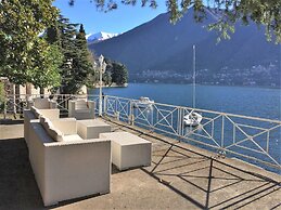 Villa Lucia Laglio with private lake access