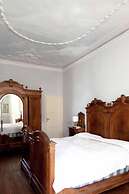 Villa Lucia Laglio with private lake access