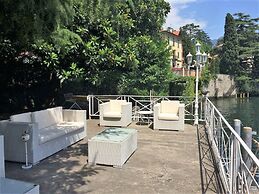 Villa Lucia Laglio with private lake access