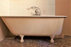 Villa Lucia Laglio with private lake access