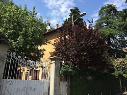 Villa Lucia Laglio with private lake access