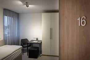 Home & Work Apartments