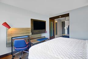 Tru by Hilton Stoughton