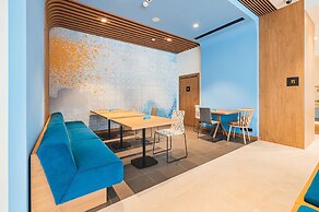 Hampton by Hilton Warsaw Reduta