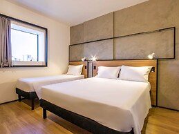 Ibis Ribeirao Preto Vila do Golf Hotel