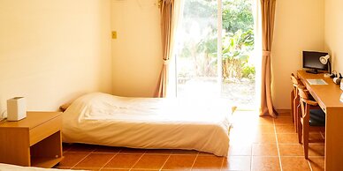 Asobi Base Yamabare House Ishigakijima