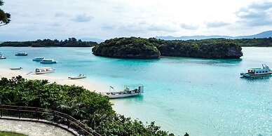 Asobi Base Yamabare House Ishigakijima