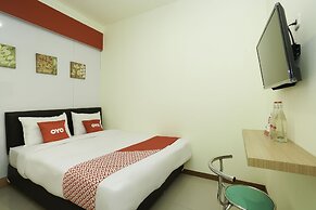 SUPER OYO Flagship 3688 Pot Art