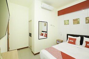 SUPER OYO Flagship 3688 Pot Art