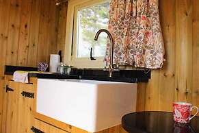 The Shearer's Hut, Sleeps 2, Wood Burner, Fire Pit