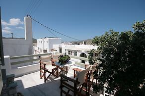 Hara Studios and Apartments