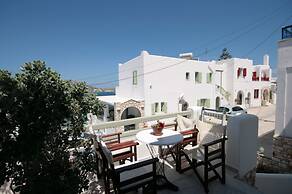 Hara Studios and Apartments