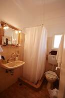 Hara Studios and Apartments