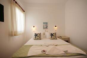 Hara Studios and Apartments