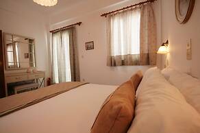 Hara Studios and Apartments