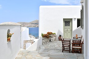 Hara Studios and Apartments