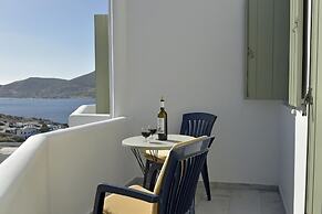 Hara Studios and Apartments