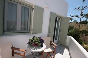 Hara Studios and Apartments