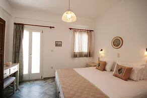 Hara Studios and Apartments