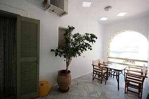 Hara Studios and Apartments