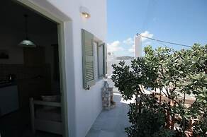 Hara Studios and Apartments