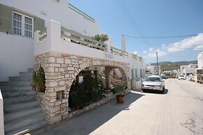 Hara Studios and Apartments