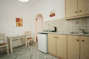 Hara Studios and Apartments