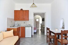 Hara Studios and Apartments