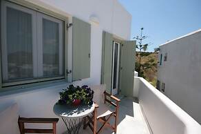 Hara Studios and Apartments