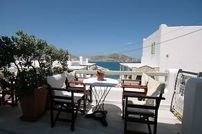 Hara Studios and Apartments