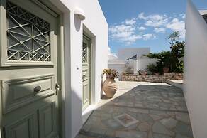 Hara Studios and Apartments