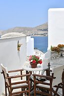 Hara Studios and Apartments