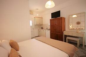 Hara Studios and Apartments