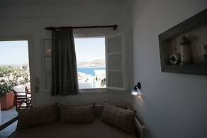 Hara Studios and Apartments