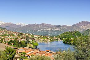 Bella Lake View