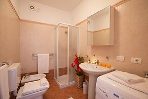 Vista d'Oro Ulivo Apt. 4