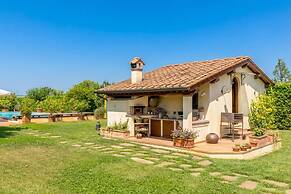 Villa Pallina With Pool