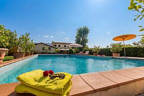 Villa Pallina With Pool