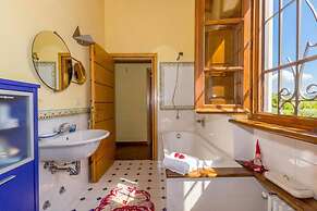Villa Pallina With Pool