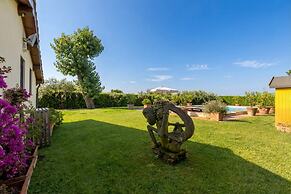 Villa Pallina With Pool