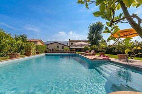 Villa Pallina With Pool