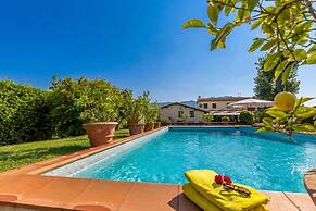 Villa Pallina With Pool
