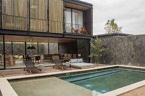 Hotel Cuatro Cuatros