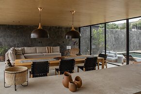 Hotel Cuatro Cuatros