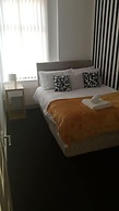 Gateshead's Amethyst 3 Bedroom Apt, Sleeps 6 Guest